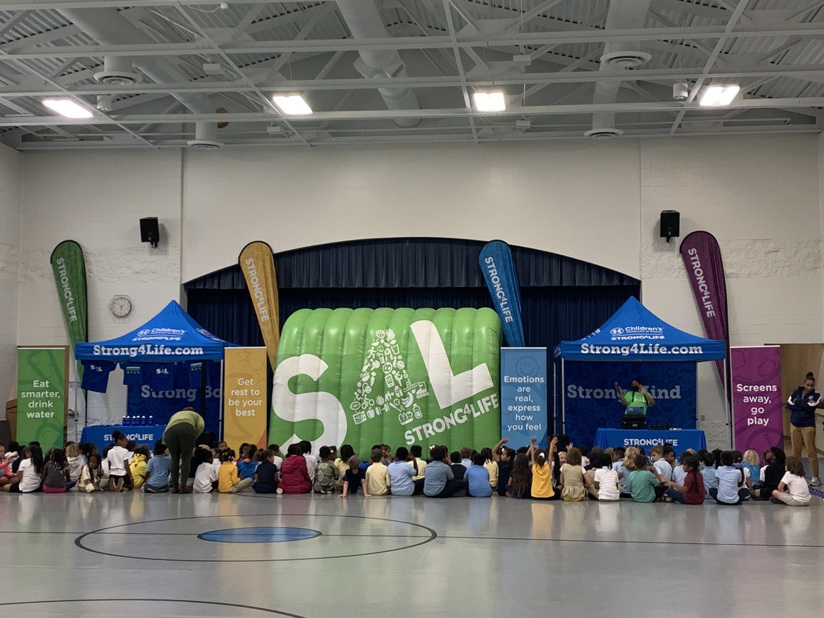 APSBenteen's tweet photo. We are over here getting #strong4life๐ช @choa @docdrewlovett @lexology00 @BenteenIBPYP @PrincessS2003 @MsFree_SC @pwbrownKMS https://t.co/7jfAJBiRip