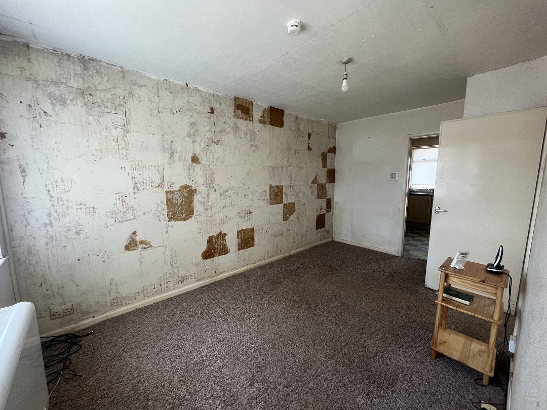 olivegrove_info's tweet image. ** NEW - FOR SALE **
ASHBOURNE AVENUE, GWERSYLLT
PRICE £135,000
2 bed semi detached #bungalow on a #spacious #cornerplot in a popular village location, with #garage  &amp;amp; #driveway, in need of complete #modernisation
#wrexham #2bed #forsale #Sales #propertiesforsale
#estateagents