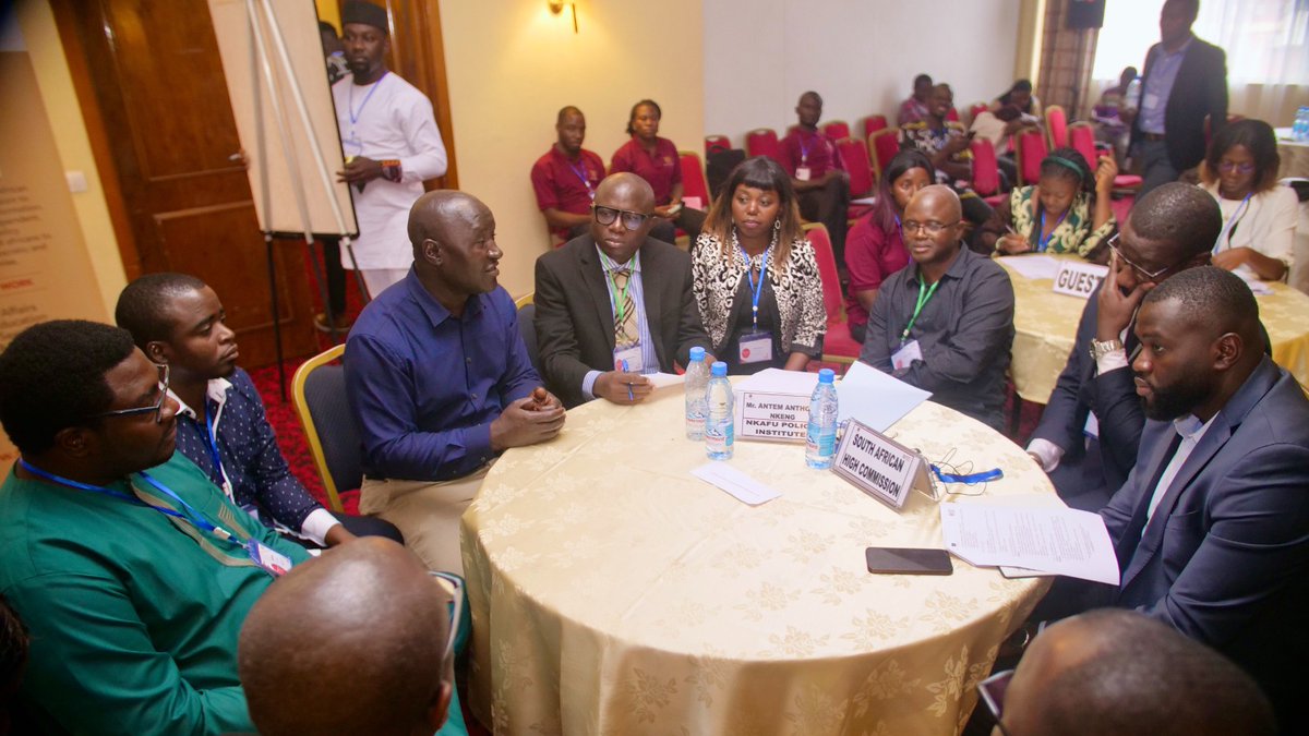 NkafuPolicyInst's tweet photo. Le Forum des Think Tanks d’Afrique Centrale était l'occasion d'aborder la question du soutien et de l’engagement des jeunes #chercheurs. A cet effet, des propositions et des perspectives concrètes ont été élaborées.
#ceeacthinktanks
#cemacthinktanks https://t.co/Ng8vaNPUGO