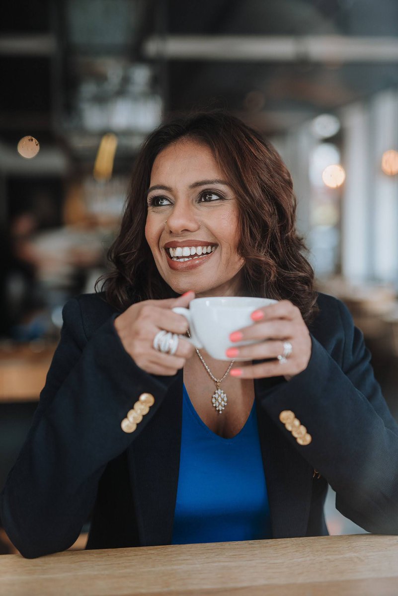 This is how I learnt to be a leader 😊

2009, I was on site working late. Remote working was almost frowned upon at that time.

I was leading a team &amp; we had a critical deadline to achieve. The business would only get paid 💰💰💰💰💰💰💰💰 if we achieved this. No pressure lol!

A