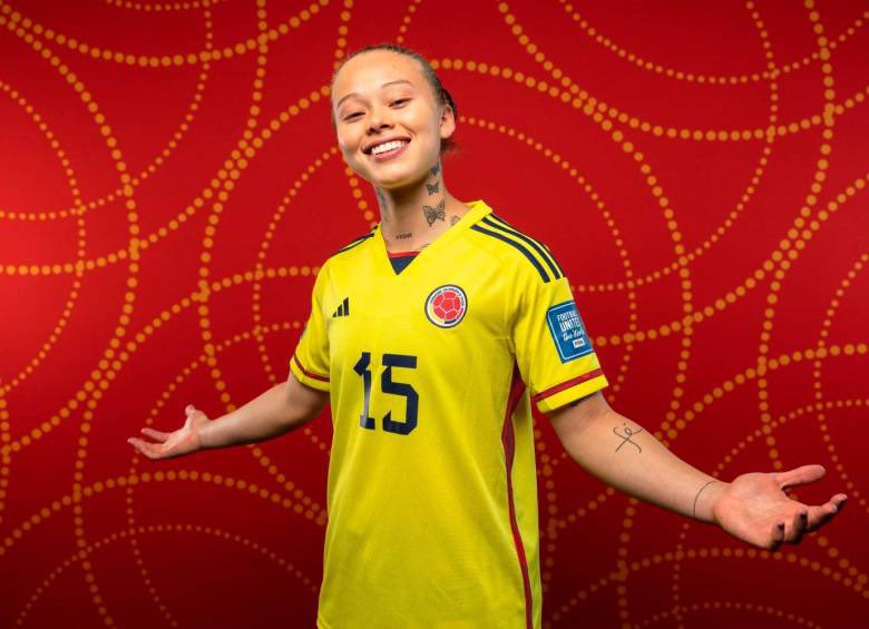 ECUAGOL's tweet photo. CON APENAS 18 AÑOS || Ana María Guzmán se suma al Bayern de Múnich 

#AnaMariaGuzman 

https://t.co/bCavSaqHy0 https://t.co/NGMCqhDxKl