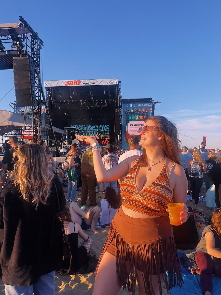 amber_kaylin's tweet photo. Festival vibes ☀️🌊🎶 https://t.co/wWI48Z8hSM