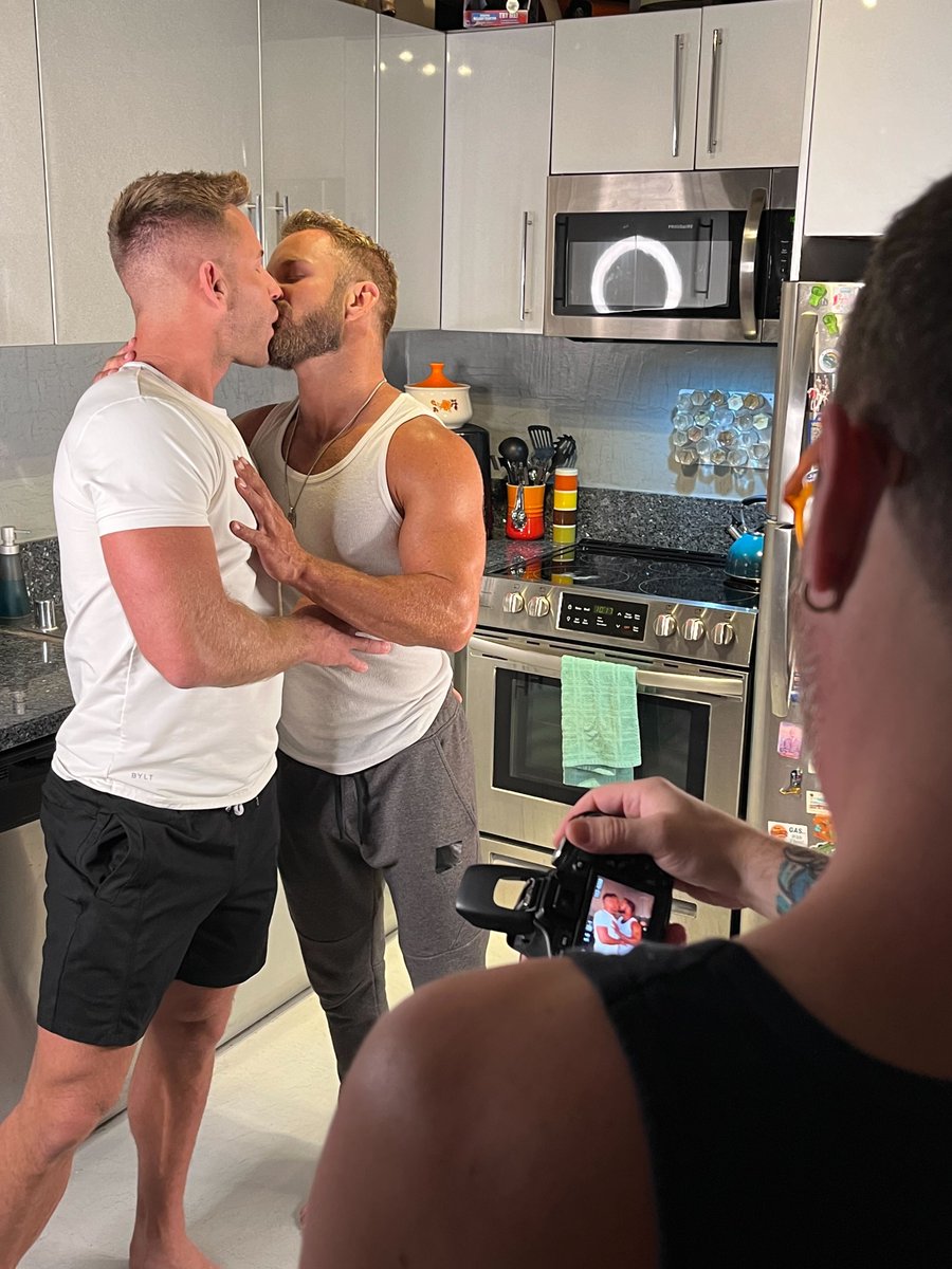 Squirt_Studios's tweet photo. We're squirtin' behind the scenes with @Sumnerblayne
&amp; @brucejonesxxx🔥

We film the sluttiest stories inspired by https://t.co/8STgGAz5CR's Global Cruising Club Members.

Full @Squirt_Studios scene #CummingSoon 👅→ https://t.co/O6qZwmepcL

#GayCruising #GayPorn #SquirtSesh https://t.co/qJ78Q7xm6G