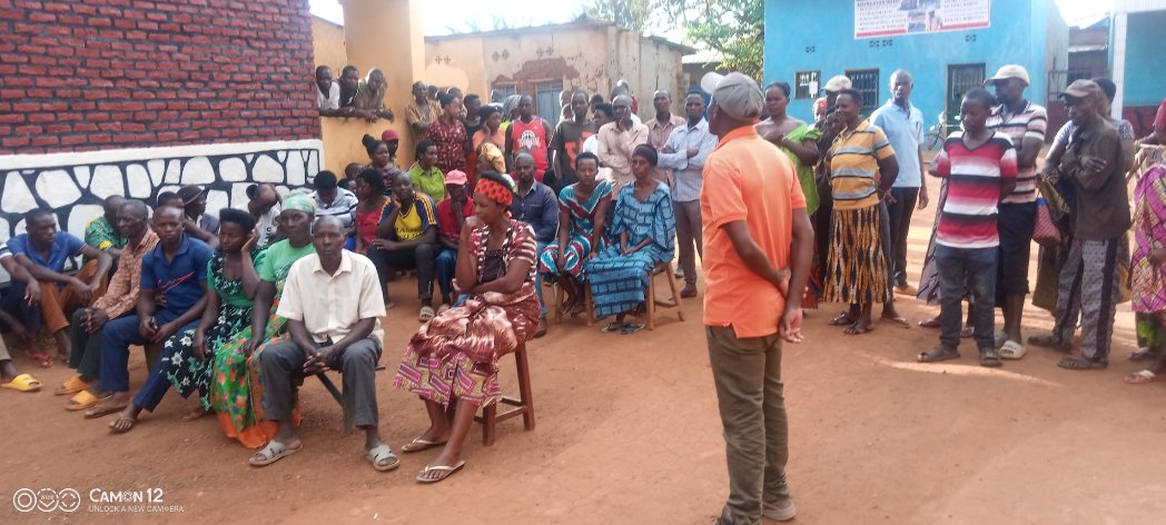 nyabubare's tweet photo. H. Master wa GS Nyabubare I n'uwa Green Valley NPS munteko yari iyobowe n'umukuru w'umudugudu wa Kadamu hibukijwe itangira ry'amashuri, kwitabira kugihe kw'abanyeshuri, ibikenewe,.@KireheDistrict
@SectorNasho
@NzirabatinyaMo4
@JanviereMukand4 
@WilliamMUNYANE2 
@HABIMANAPHENIAS https://t.co/gBbsfyT0zi