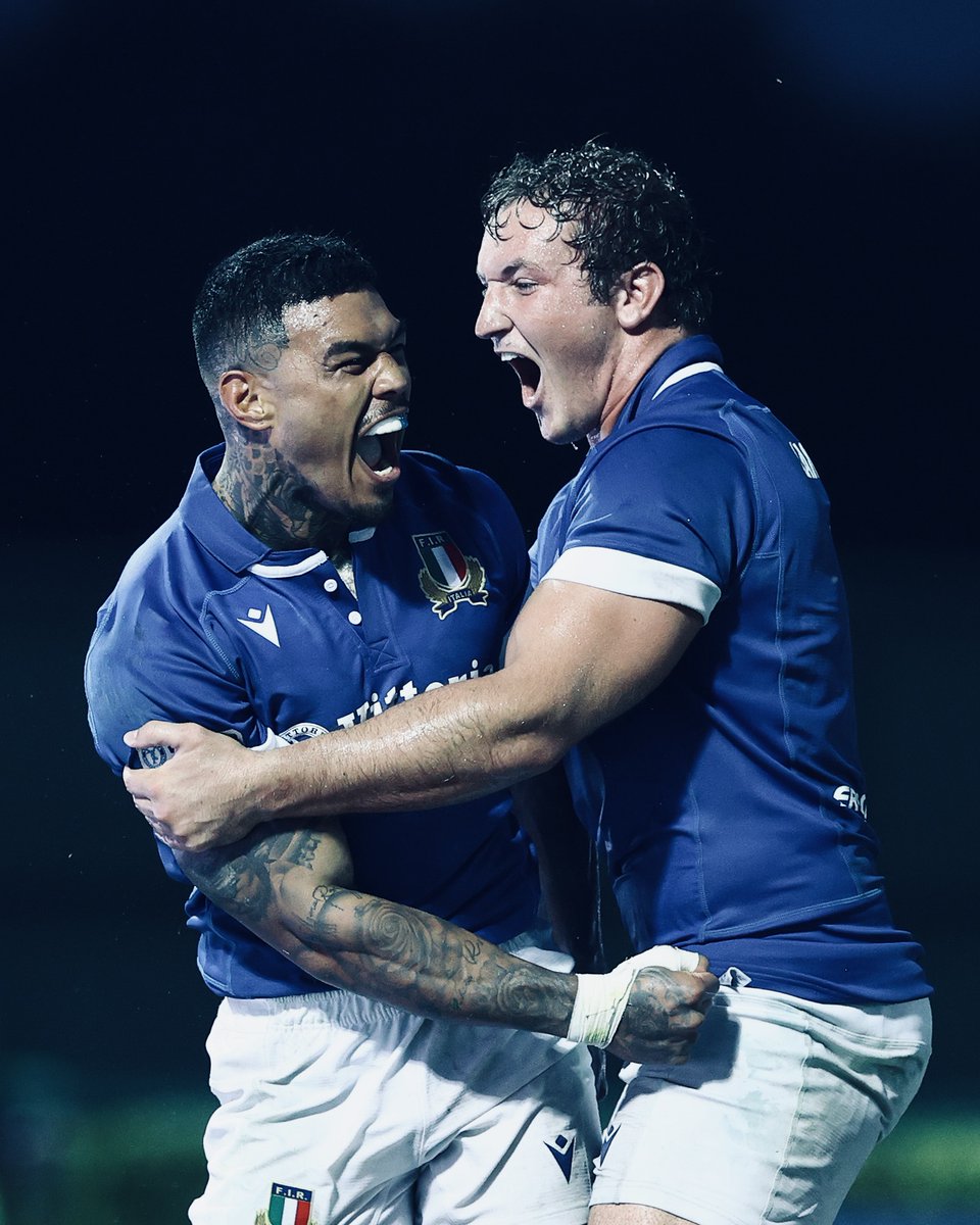 SeiNazioniRugby's tweet photo. Il 𝓇𝓊𝑔𝑔𝒾𝓉ℴ degli Azzurri 🇮🇹

L'Italia gioca un secondo tempo da urlo, superando un valente Uruguay 38-17 e balzando in testa alla Pool A 🔥

#RWC2023 #ITAvURU https://t.co/SVpDUOfdXB