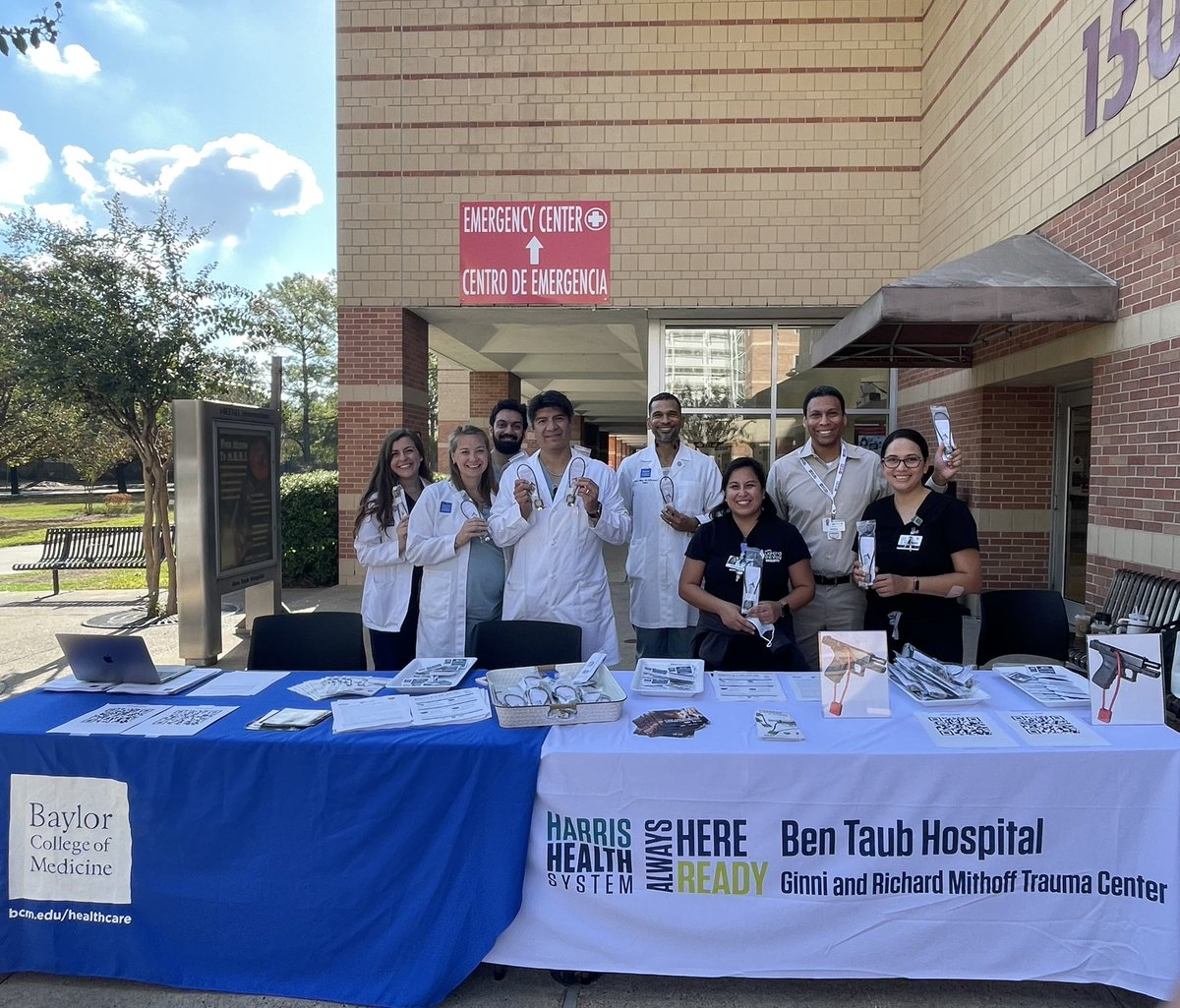 ameliamercado00's tweet photo. Gave out 600+ free gun locks this morning at Ben Taub! All thanks to a partnership with Project ChildSafe. Glad we could make this happen! @harrishealth https://t.co/ch2j8LmHrw