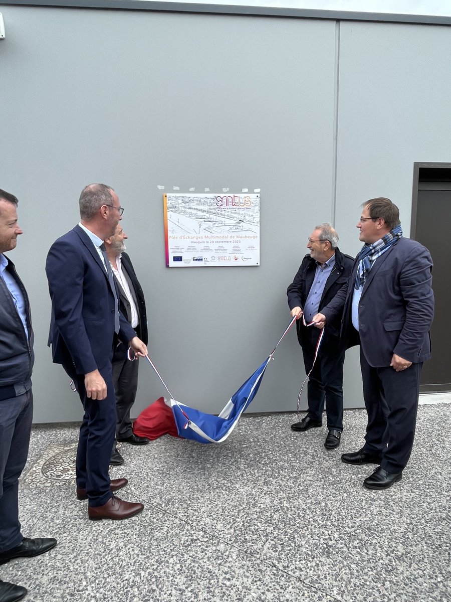 quillet_arnaud's tweet photo. Ce jour, nous avons eu le plaisir d’être conviés à l’inauguration du Pole d’Echanges Multimodale de Maubeuge. L’équipe de la Direction de Lignes TER Lille Avesnois était également présente au village des mobilités. @hautsdefrance @BernardBaudoux @TERHDF @JeromeBodel https://t.co/pUtn87UGHA