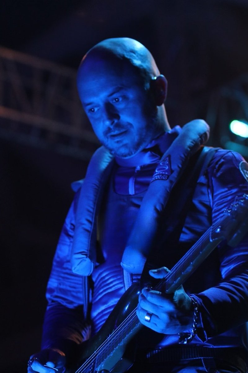 Hoy de cumpleaños <a href="/unenano/">unenano</a> 🎸

#20Sept #Miercoles #UnEnano #CaramelosDeCianuro