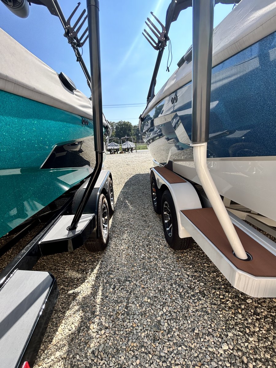 Wednesday views. 

#axiswake #grandpasmarine #wakeboat #boating #lakelife #sml #smithmountainlake #belewslake #belewscreek #endofseasonsale