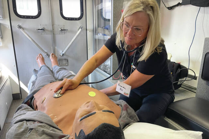 'Yvonne Jonk, deputy director at @MERuralHealth, said North Dakota has one of the lowest rates for ambulances per square mile, but one of the highest rates of ambulances per 100,000 residents.' ow.ly/tvX050PJtsi #ruralhealth #EMS #ambulance