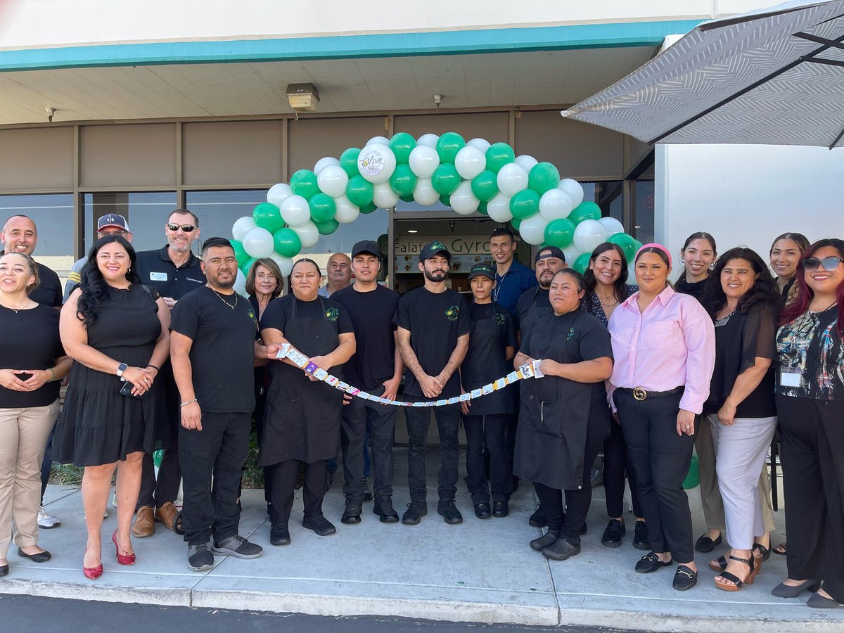 AsmPacheco's tweet photo. Yesterday, my team marked a momentous occasion for Gerardo and his staff as #SFSChamber welcomed SFS The Green Olive to the community. Let's officially open the doors and embark on this exciting new chapter together!
.
.
.
#RibbonCutting #SFSGreenOlive #BusinessCommunity #AD64 https://t.co/0mSECvsZ9R