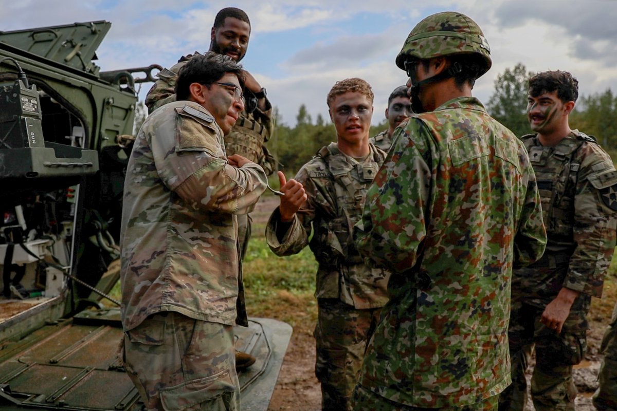 I_Corps's tweet photo. In unity there is strength π―π΅ π€π€πΊπΈ
@USArmy Soldiers assigned to the 5-20IN alongside @JGSDF_pr members conduct a mortar range training during #orientshield23
#partnersandallies #teamwork #trainhowyoufight
@USARJ_PAO @USARPAC @FORSCOM @INDOPACOM @7thID @1SBCT_Ghost https://t.co/QWzWJVBIiO