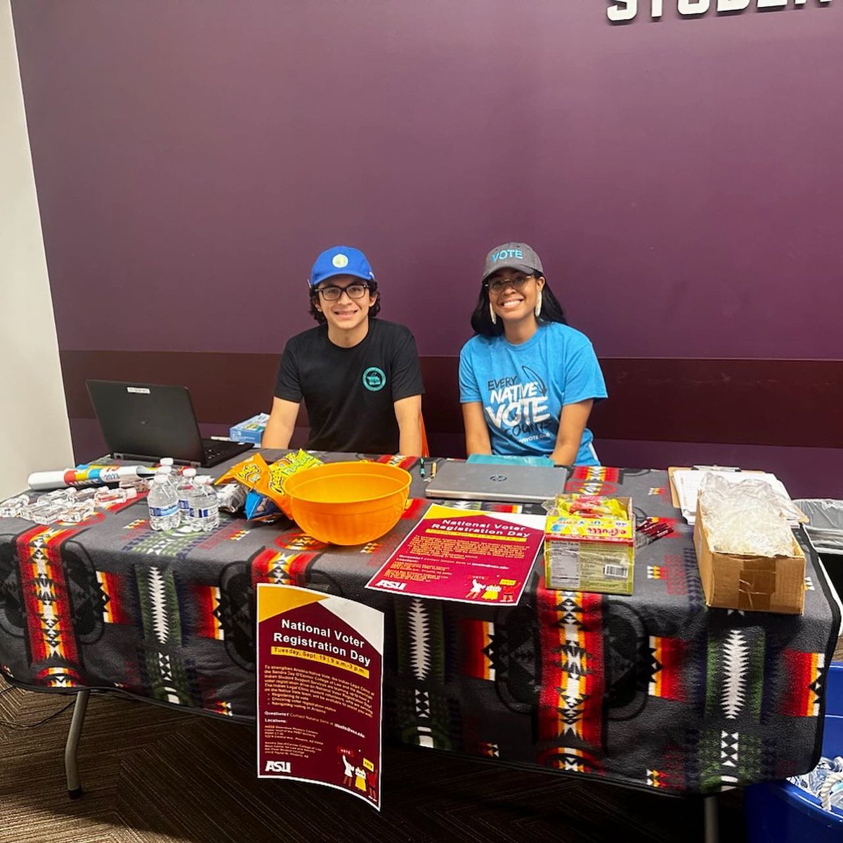 azstudents's tweet image. We celebrated National Voter Registration Day registering students to vote across the state of Arizona at ASU Tempe, ASU Downtown, UofA and NAU!

#StudentVoices #StudentsVote #NationalVoterRegistrationDay
