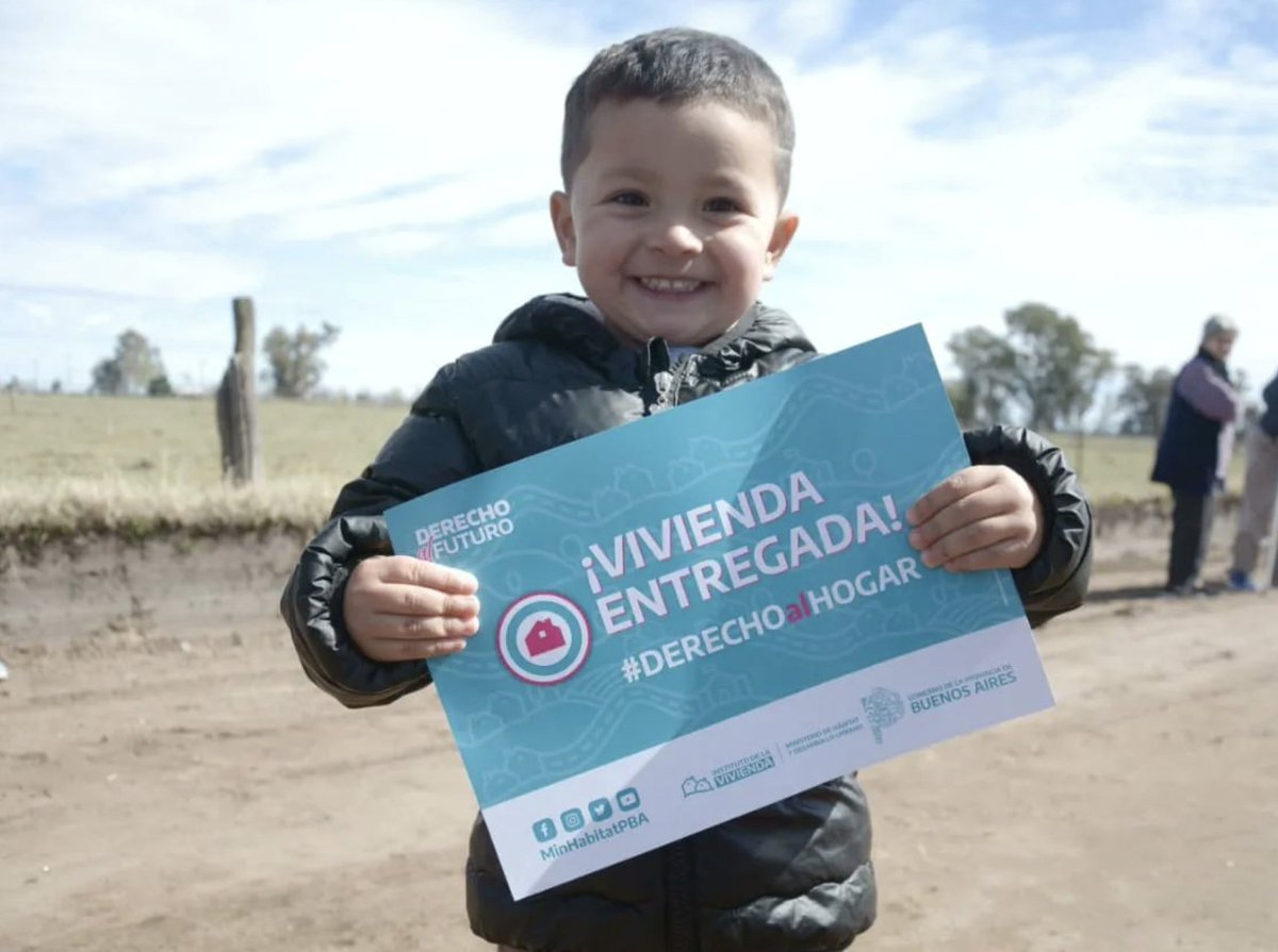 magariovero's tweet photo. 🏡 #DerechoAlHogar.
En #TrenqueLauquen, 36 familias recibieron sus llaves, garantizando este derecho esencial.
Además, en #TreintaDeAgosto y #Beruti, sumamos 14 hogares más. Y en #Maipú, 15 familias vieron cumplido su sueño gracias a obras reactivadas en 2020.👨👩👧👦 https://t.co/cToqVVt8im