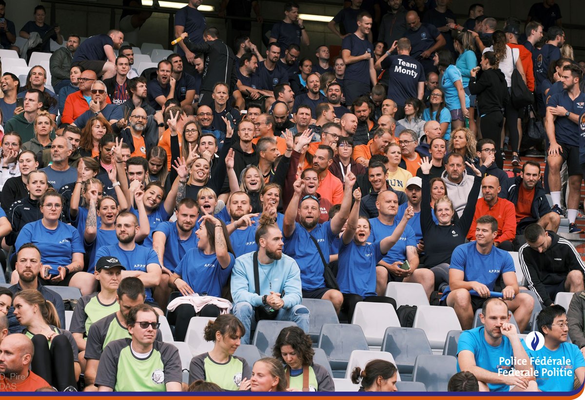 federalepolitie's tweet photo. Megasucces voor de editie 2023 van Police For Solidarity! 2540 lopers, honderden supporters en een geweldige sfeer ... Bravo aan alle deelnemers, de federale ploegen in het bijzonder en tot volgend jaar! #Police4Solidarity https://t.co/Pw49aiSiNk