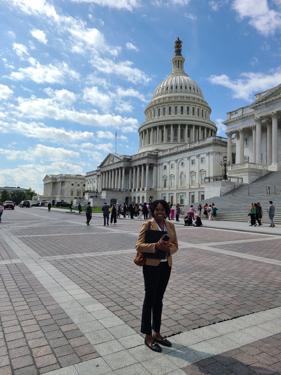 ejpasi's tweet photo. Team @APA_Planning @APAadvocates on Capitol Hill today asking Congress to provide incentives + technical assistance for housing planning to help communities boost supply through #zoningreform #ItTakesAPlanner #APAFlyIn23 https://t.co/WrRWimrTz9