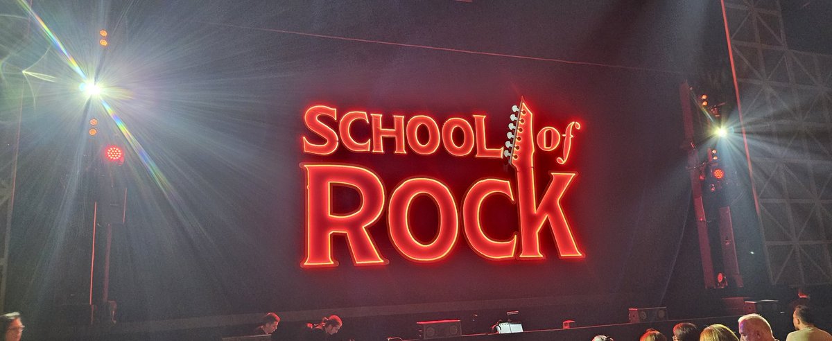 #AsiEmpieza "School of rock" de <a href="/OfficialALW/">Andrew Lloyd Webber</a> en el Espacio Ibercaja Delicias con <a href="/LeoRiveraWeb/">Leo Rivera Web Oficial</a>, Julia Möller, <a href="/Nacho_Redondo/">Nacho Redondo</a> y <a href="/TeresaFerrerOf2/">Teresa Ferrer Official</a> dirigida por <a href="/arieldelmastro/">Ariel del Mastro</a>, coreografía de Analia González y dirección musical de <a href="/CesarBelda/">Cesar Belda 🔻🏳️‍🌈 🇵🇸</a>