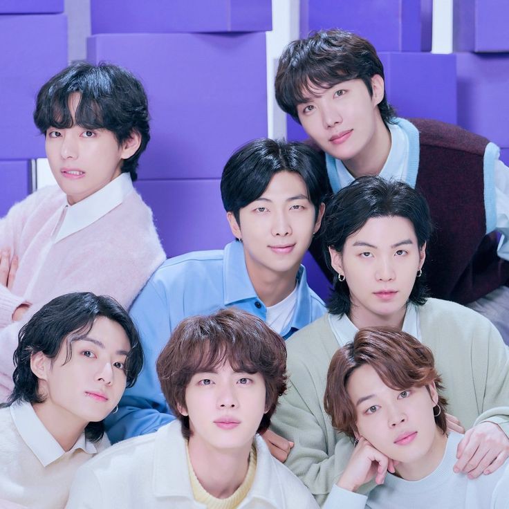 melixycc's tweet photo. "Hemos completado la resolución de la junta directiva para renovar el contrato exclusivo para 7 miembros de BTS".

"Con todos los miembros firmando una segunda renovación de contrato, el grupo podrá continuar incluso después de 2025, cuando completen su servicio militar". https://t.co/7ko8dIizCp