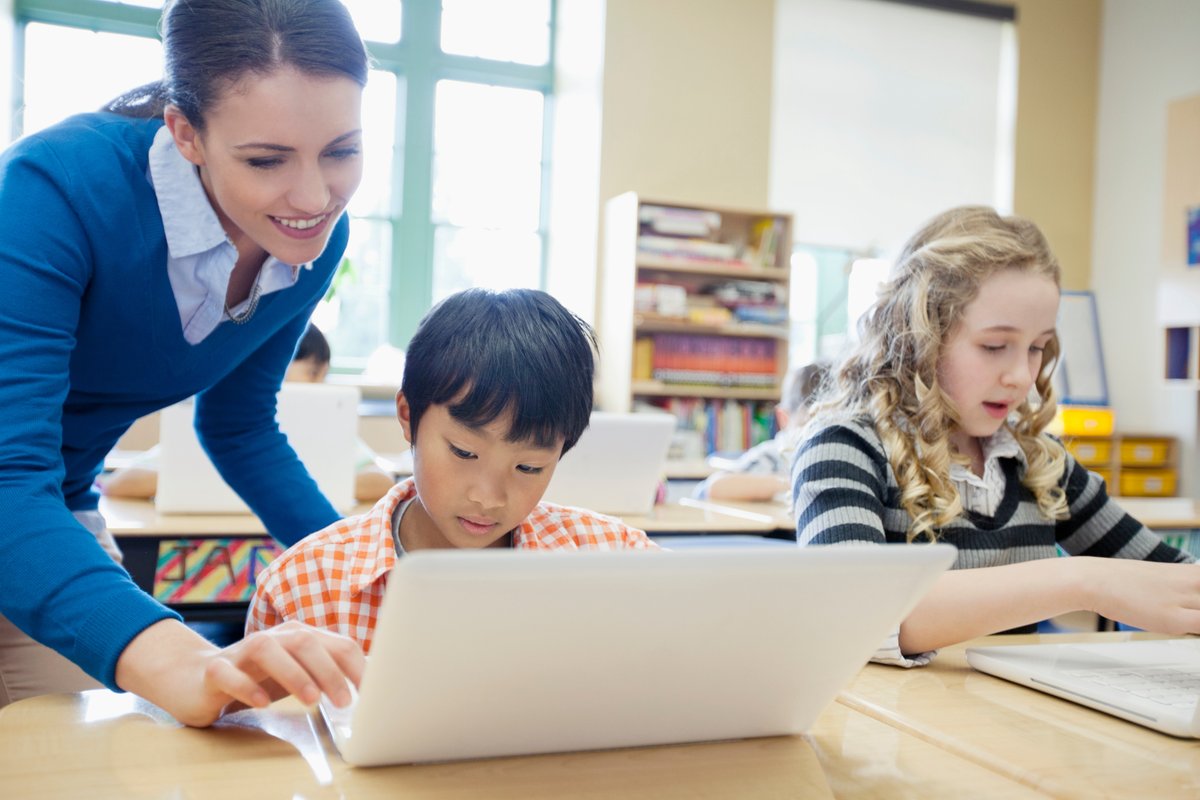 usedgov's tweet photo. Do you know a K-12 educator who demonstrates excellence in instilling skills, knowledge, &amp; passion for cybersecurity-related subjects? Nominate them for the 2023 Presidential Cybersecurity Education Award!

➡️ Learn more &amp; submit your nomination by 9/29: https://t.co/3tj8XwpKOK https://t.co/uajeUAH3Sx