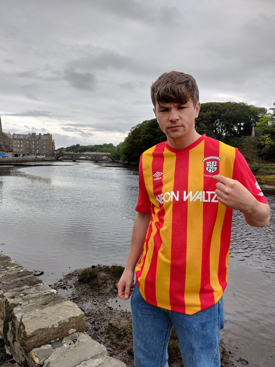 JohnoGroatsFC's tweet photo. John o’Groats FC 🤝 Neon Waltz

Get your official JOG FC away shirt here 👇

https://t.co/qagzVxC5UZ https://t.co/Aug2F72nEd