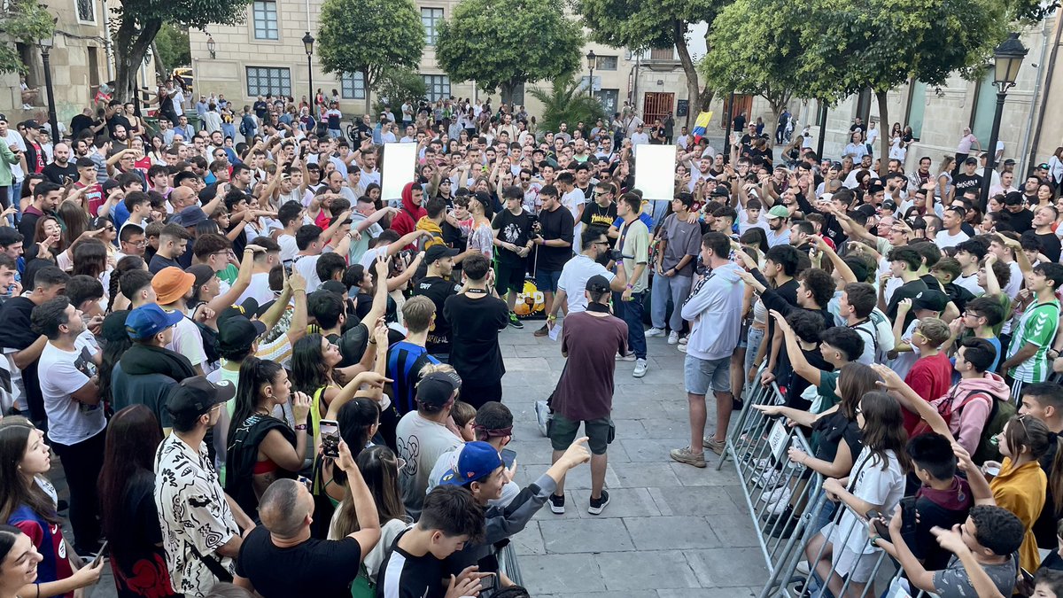 FMSEspOficial's tweet photo. OCTAVOS DE BDM GOLD 💀🏆

Kmbra 🆚 Mario VI
Doshka 🆚 Kavron 
Michu 🆚 Fabiuki
CDFlex 🆚 NQP
Recon 🆚 JDR
Vivi 🆚 Alek
Facemeat 🆚 Papaiia
Navas 🆚 Sozat

#BDMGold https://t.co/fiCtJPhXOJ