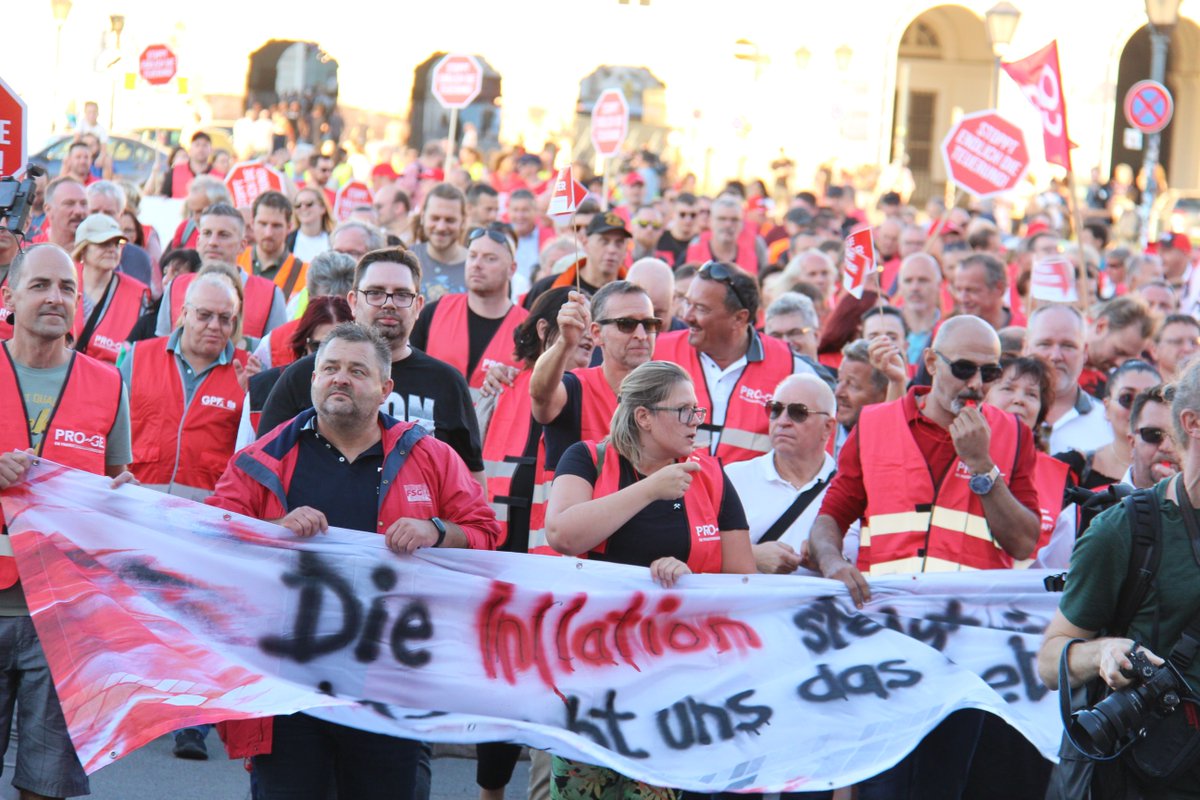 Reini_Binder's tweet photo. .@oegb_at Wir haben heute gemeinsam ein starkes Zeichen gesetzt: Stoppt endlich die Teuerung! #Preiserunter https://t.co/DNycg2BJbe