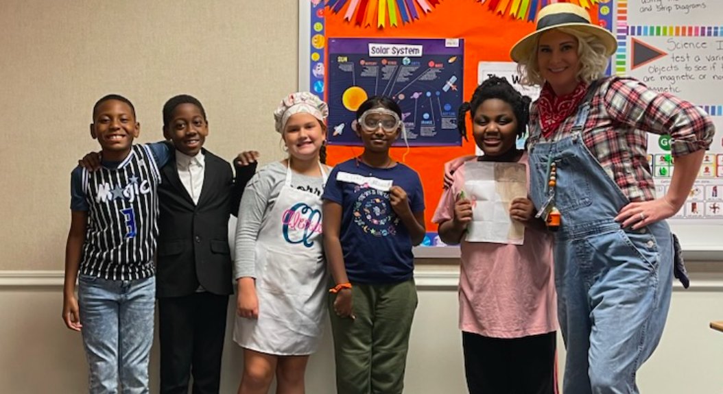 presscounselor's tweet photo. College and Career Week! 
The future looks BRIGHT! 
Lawyers, chefs, vets, and magicians just to name a few of the future employment goals. https://t.co/YHxlTLWZSl