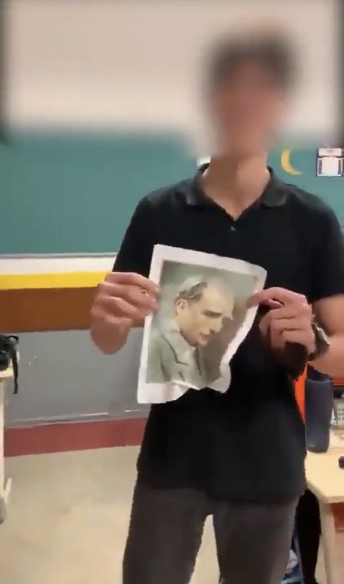 İlk fotoğrafa sessiz kalanlar, ikinci fotoğrafa kıçlarını yırtıyor. Eğer samimi iseniz ilk fotoya neden sessiz kaldınız???