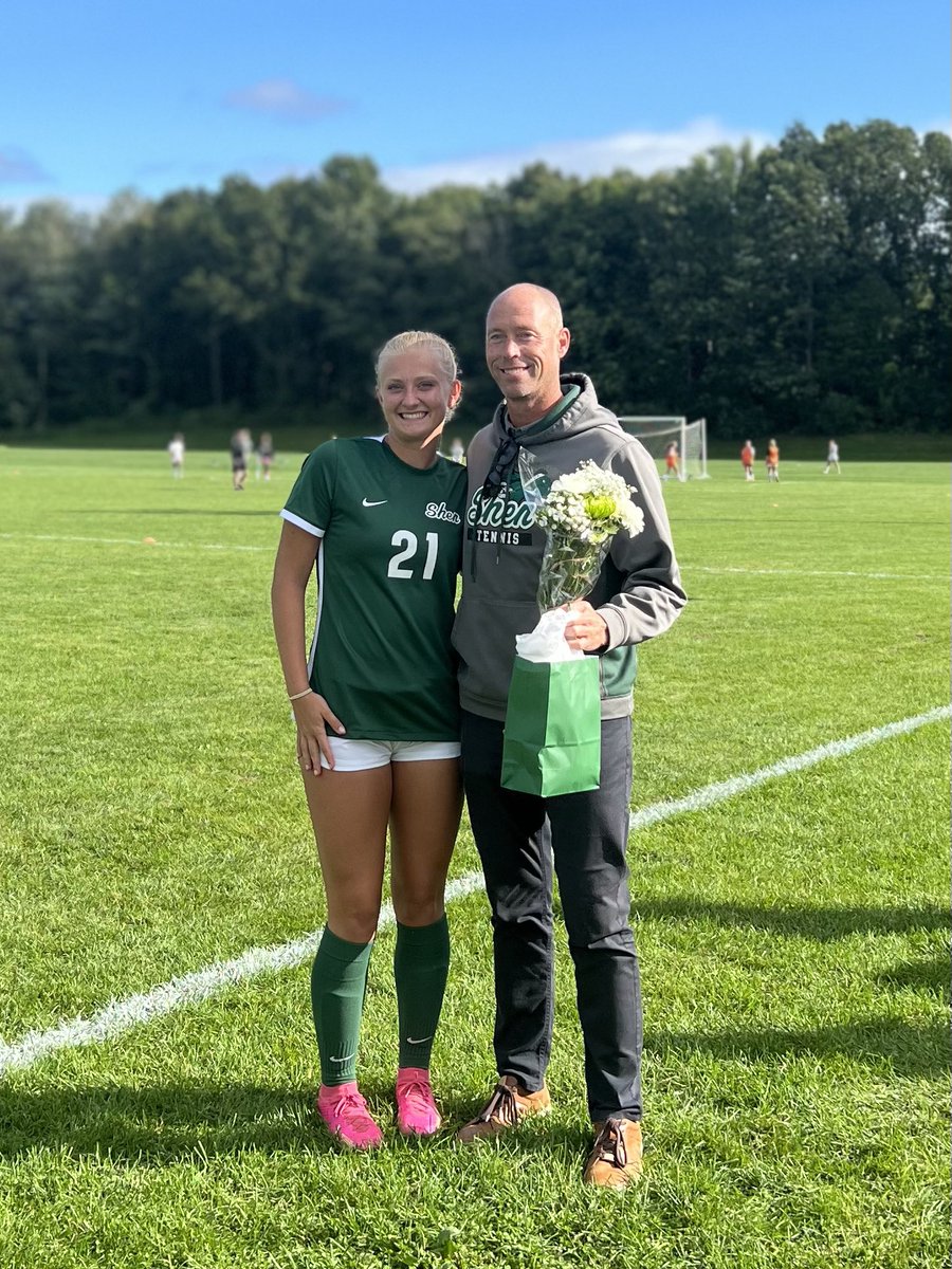 Gracehogan_sac's tweet photo. Celebrated the teacher who made a positive and life lasting impact on me last night. Mr. Brahler is one of Shen's finest!   
@ShenGirlsSoccer 
#KodaMiddleSchool 
#ShenTennis https://t.co/NHEv5rJAEH