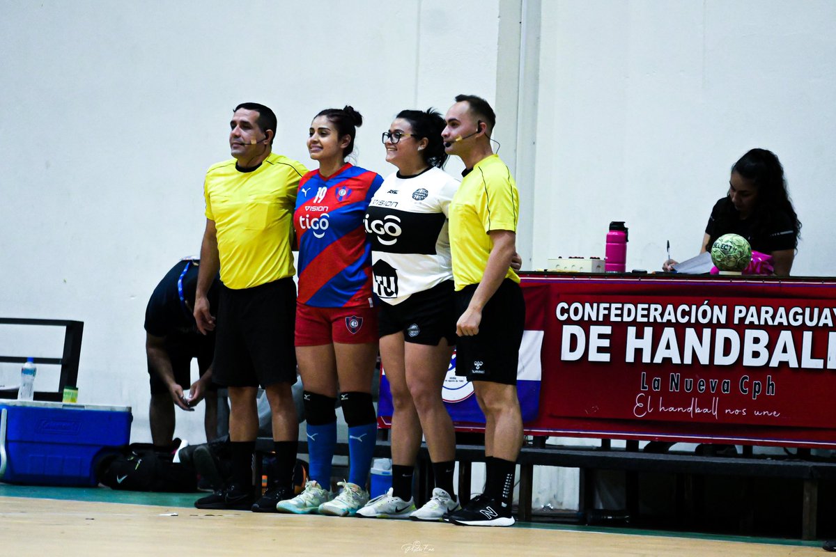 CerroHandball's tweet photo. GANÓ EL CICLÓN 🙌🏻💙❤️🌪️ 🤾‍♀️ 

Por la categoría PRIMERA, el equipo venció por 36 - 23 a Olimpia

Clausura 2023
Fase 1 - Fecha 7

¡VAMOS, CICLÓN! https://t.co/cnjhKsvOsL