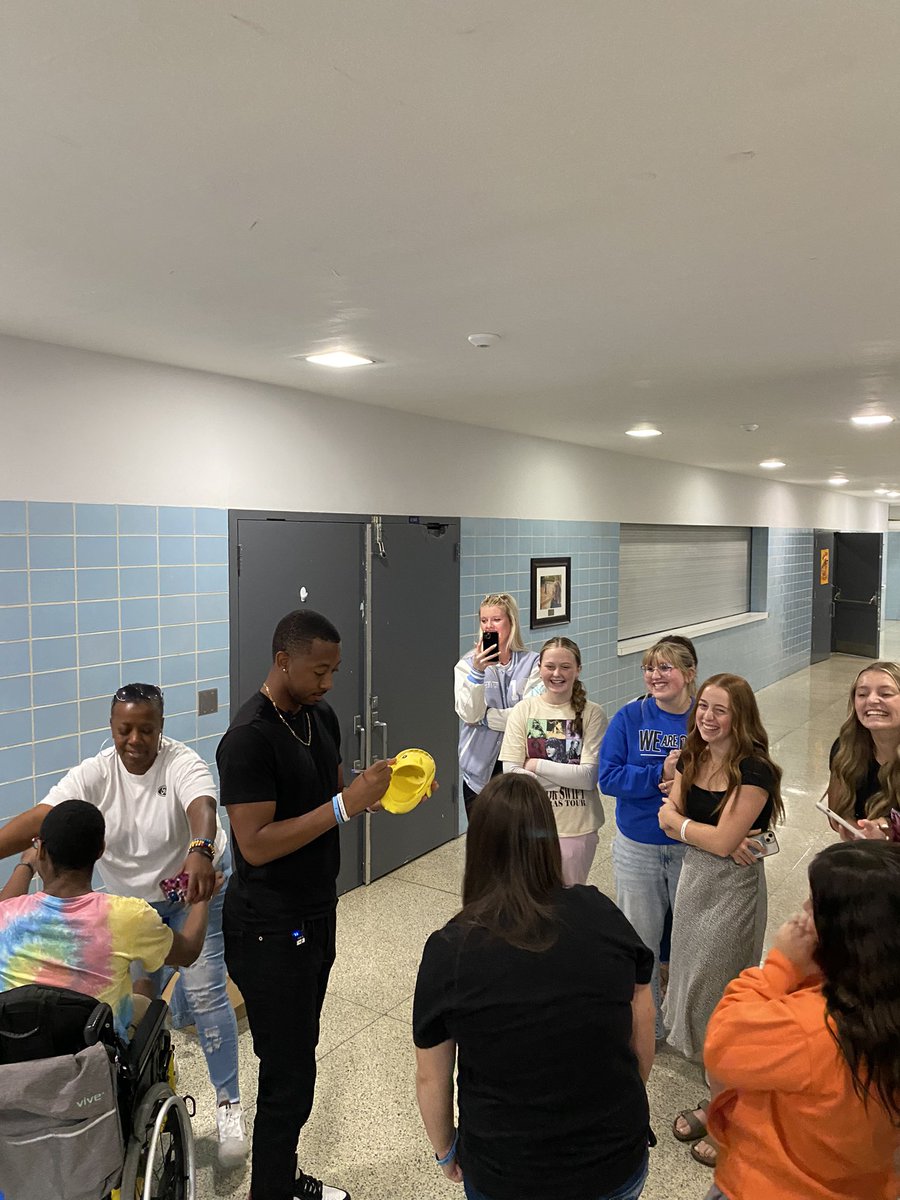 elmwood_hs's tweet photo. Outstanding assembly for our students today listening to Martyce Kimbrough and his motto “Stick to the Plan”!  Martyce is a U of F grad who plays pro bball overseas.  He had an incredible message for our students about goal-setting, discipline, perseverance, and confidence! https://t.co/Y8iYUvDv7f