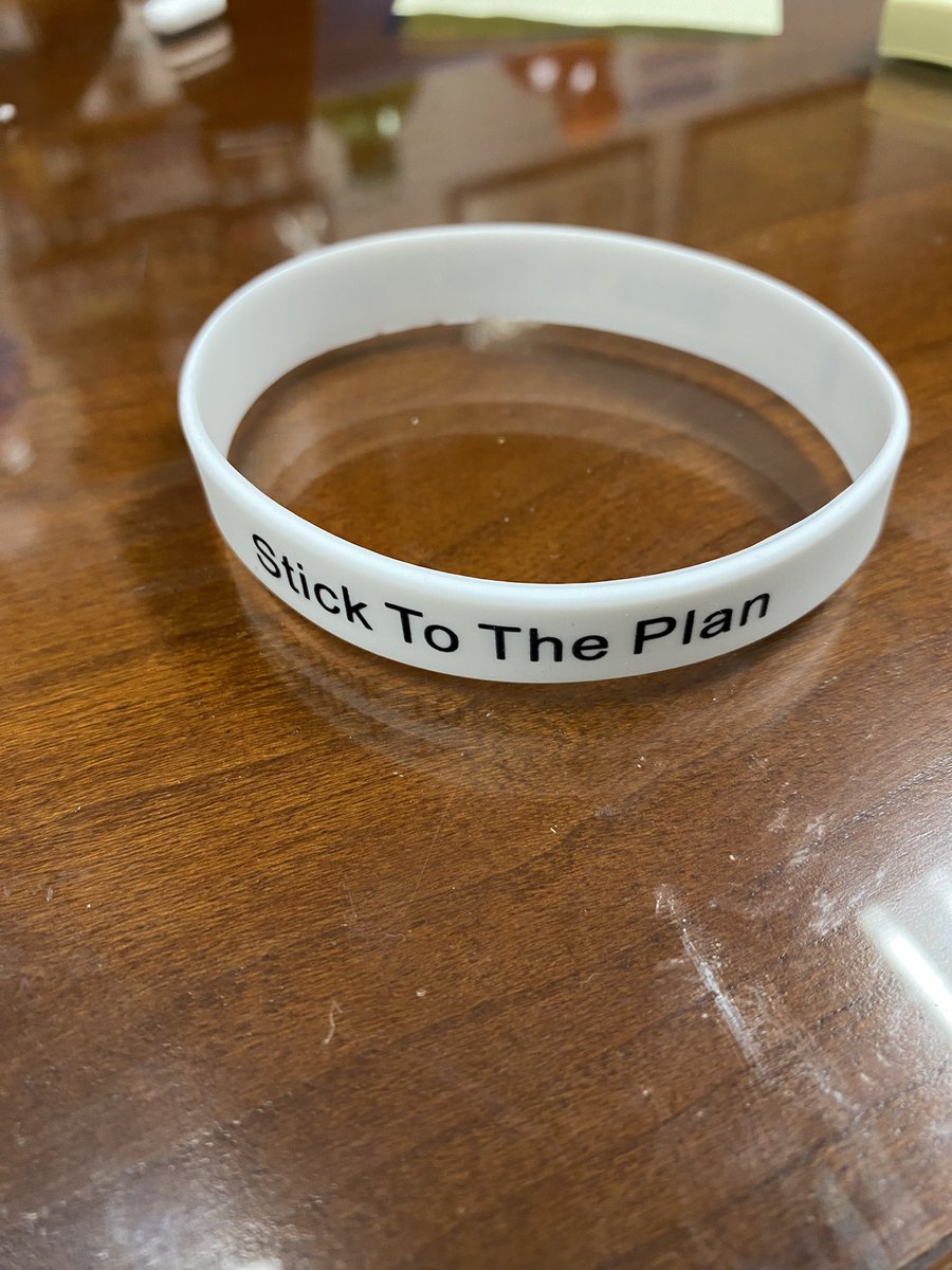 elmwood_hs's tweet photo. Outstanding assembly for our students today listening to Martyce Kimbrough and his motto “Stick to the Plan”!  Martyce is a U of F grad who plays pro bball overseas.  He had an incredible message for our students about goal-setting, discipline, perseverance, and confidence! https://t.co/Y8iYUvDv7f