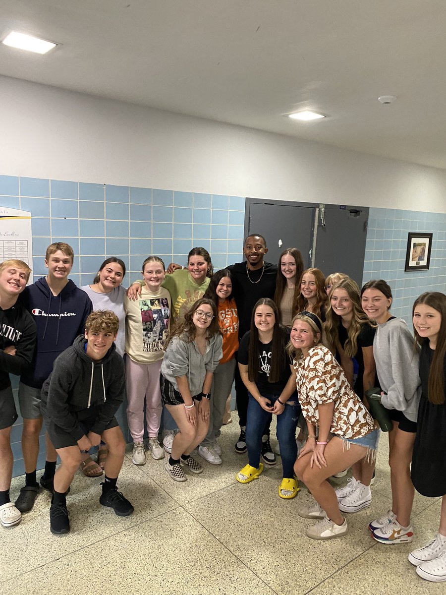 elmwood_hs's tweet photo. Outstanding assembly for our students today listening to Martyce Kimbrough and his motto “Stick to the Plan”!  Martyce is a U of F grad who plays pro bball overseas.  He had an incredible message for our students about goal-setting, discipline, perseverance, and confidence! https://t.co/Y8iYUvDv7f