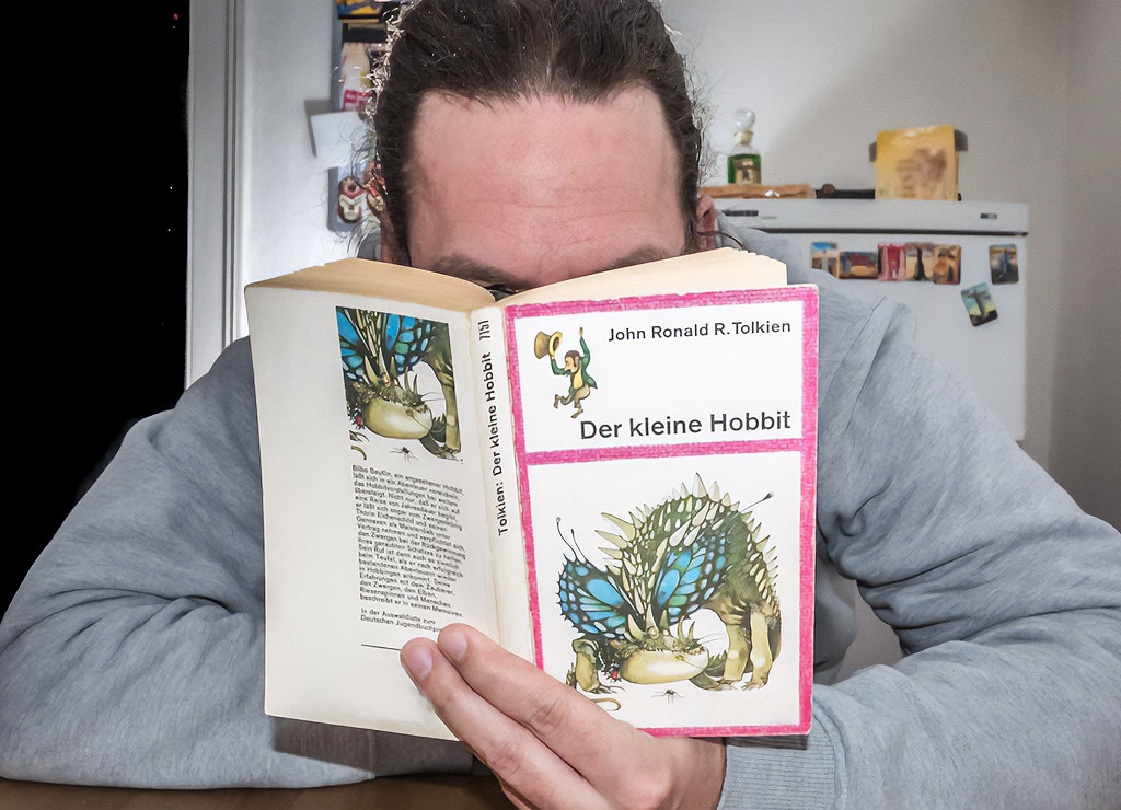 kuriosetage's tweet photo. Happy Birthday Bilbo und Frodo Beutlin. 🥳 Seit 1978 feiern Tolkien-Fans weltweit den 22. September als Hobbit-Tag (engl. Hobbit Day). #HobbitDay #Hobbittag #tolkien #kuriosefeiertage
https://t.co/y8p3mG4ays https://t.co/unbgvoLhki