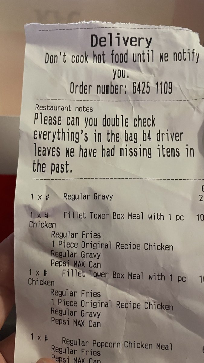 ange_hammond's tweet photo. @kfc @JustEatUK actually fuming right now! 
We ordered 4 meals with extra toltal nearly £50! 
Can’t get hold of the restaurant!
photos included what we ordered what we received and the note I had specifically written to the restaurant!!!! https://t.co/rFOYeipyY5