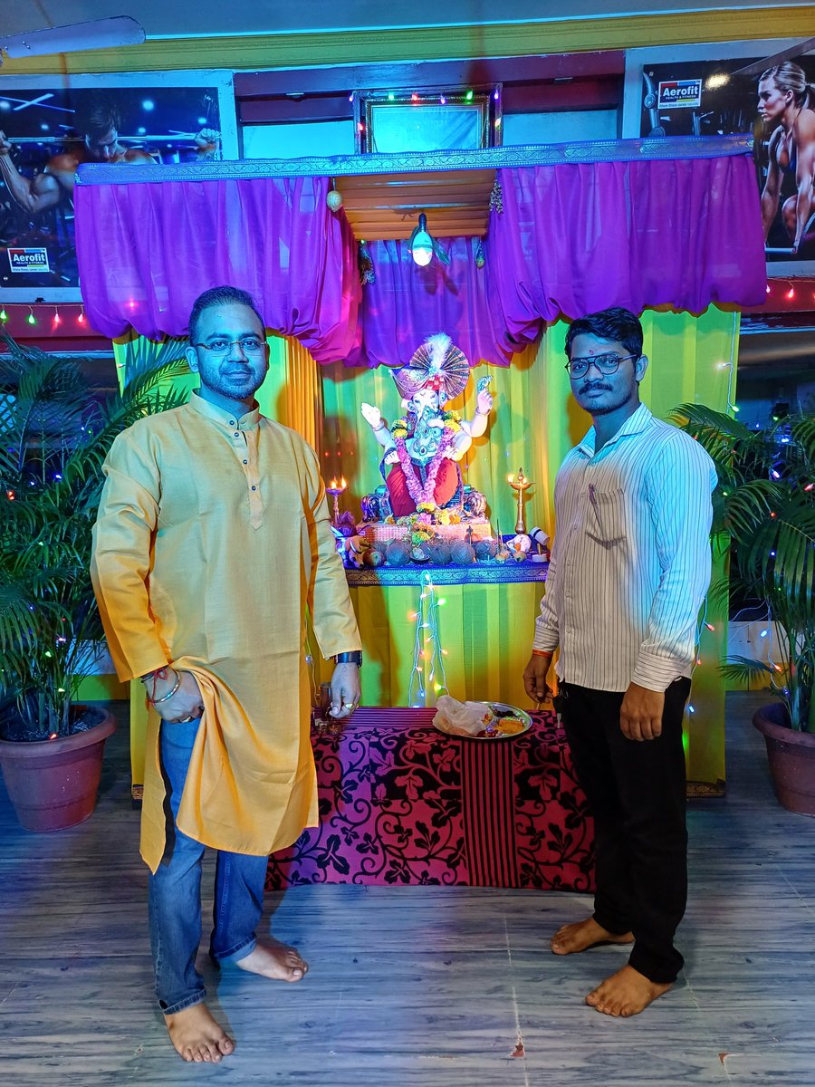 DevendraGosavi9's tweet photo. आज एरोफिट जिममध्ये गणपती बाप्पाचा आशिर्वाद घेतला. #Mnss
@RajThackeray
@BalaNandgaonka
@rishisherekar @Shirishmns
@Sanketkulkarni #महाराष्ट्र_नवनिर्माण_शारीरिक_सेना
#विशालदादापरदेशी
(प्रशासक व सरचिटणीस म. न. शा. से)
@mnsadhikrut @mnsreport9 @Mnss https://t.co/sPoV8CrcSH