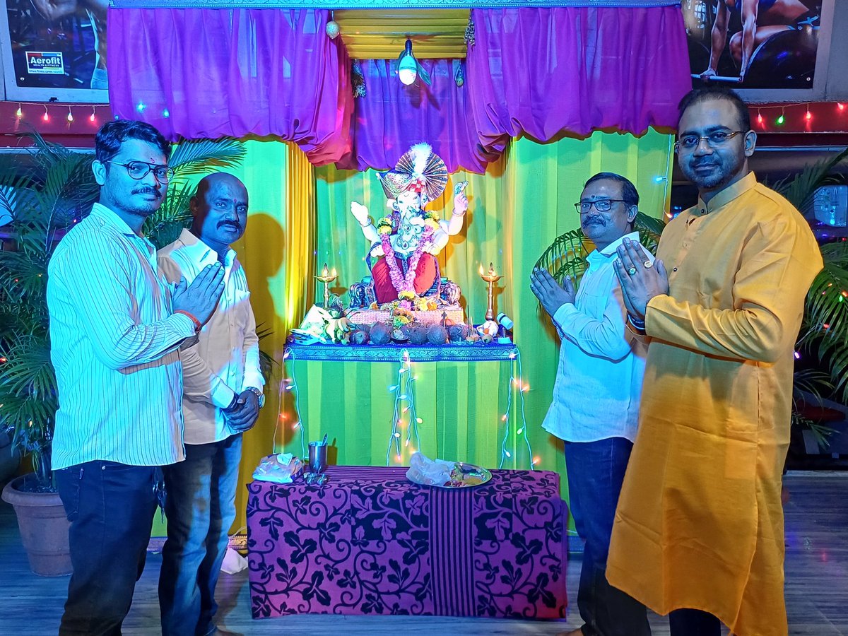 DevendraGosavi9's tweet photo. आज एरोफिट जिममध्ये गणपती बाप्पाचा आशिर्वाद घेतला. #Mnss
@RajThackeray
@BalaNandgaonka
@rishisherekar @Shirishmns
@Sanketkulkarni #महाराष्ट्र_नवनिर्माण_शारीरिक_सेना
#विशालदादापरदेशी
(प्रशासक व सरचिटणीस म. न. शा. से)
@mnsadhikrut @mnsreport9 @Mnss https://t.co/sPoV8CrcSH