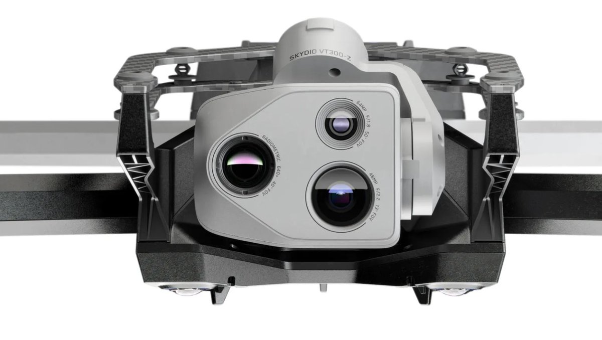 DronesCrashing's tweet photo. Definitely impressed with the Skydio X10 with its zero light complete darkness obstacle avoidance in its ability fly indoors but the million dollar question is how soon will it end in into our #dronecrash compilations #dronelife #SkydioX10 https://t.co/wnsao76mzc