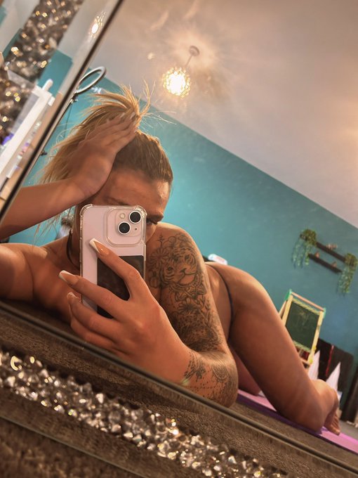 Alieshas_Backup's tweet photo. Just Checking in with you naughty lot Xx
#sext #sexy #onlyfans #naughty #mirrorpic #spicy #spicycreator #spicycontent https://t.co/J4gEEAfpCZ