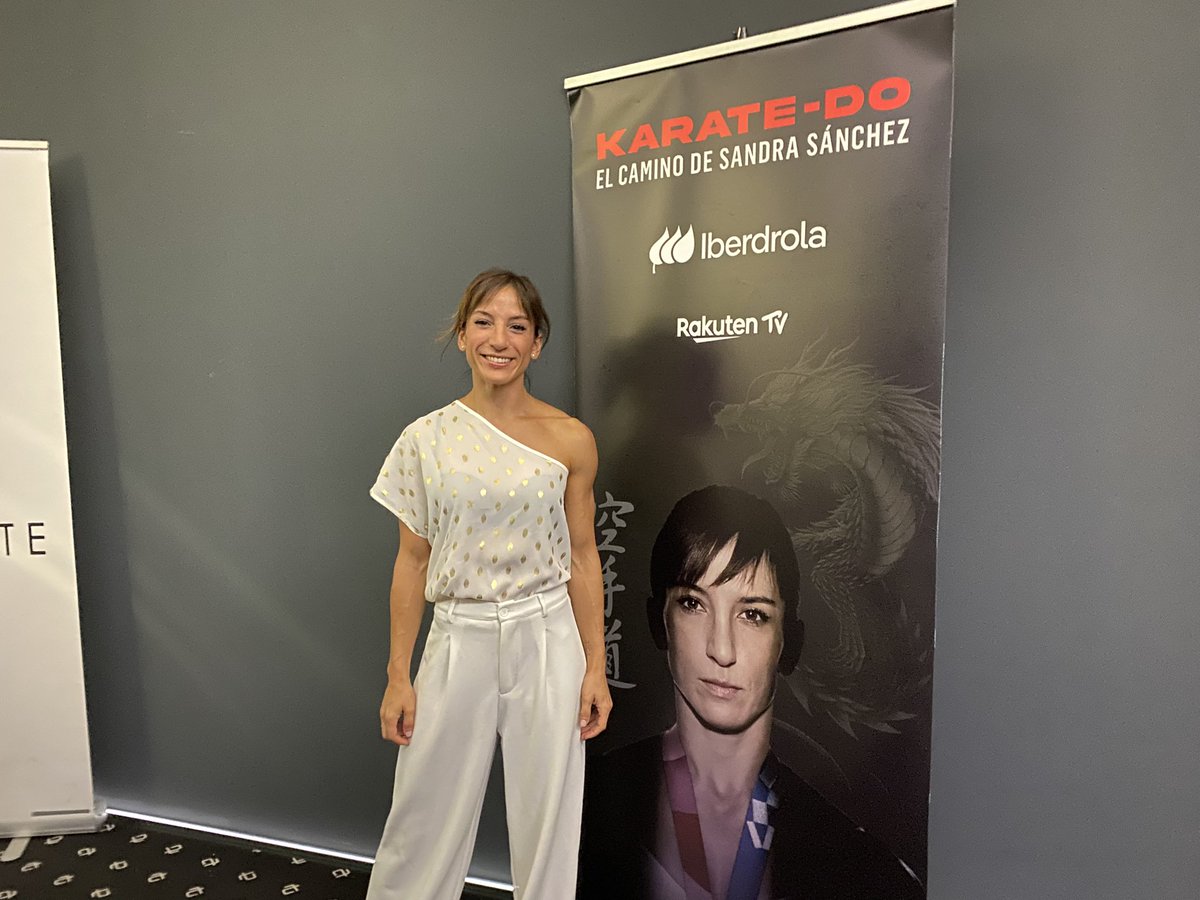 sertalavera's tweet photo. Cadena SER Talavera en la presentación del documental de Sandra Sánchez en Talavera.
👏🏼👏🏼
#deporte #karate #sandrasanchez #talavera #cine https://t.co/sWM7yPMktJ