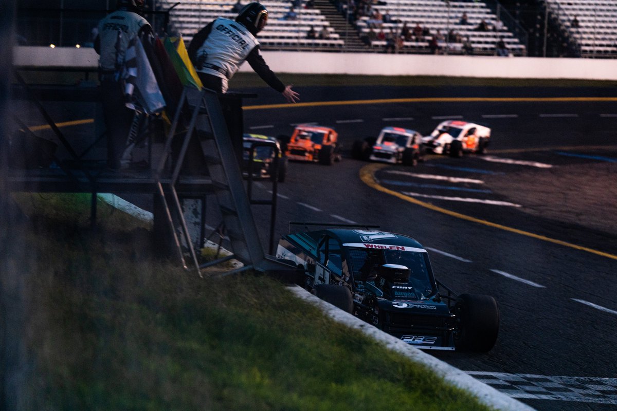 JDV Productions tweet media