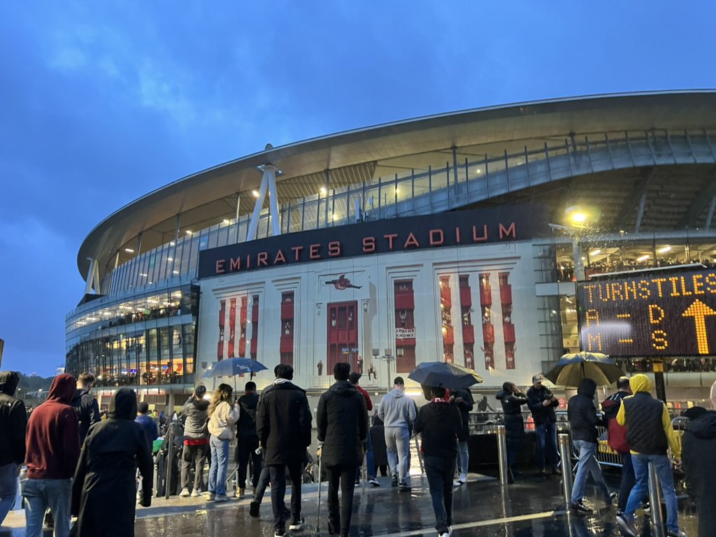 taraAFCx's tweet photo. Champions league nights are back. ⚽️🏆 https://t.co/9D1ZOcQ691