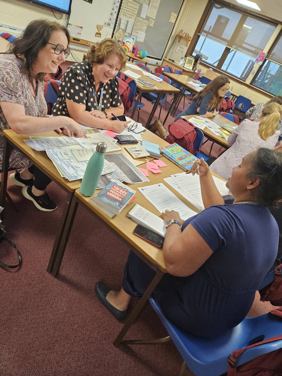 evevollans's tweet photo. Today was our first @OpenUni_RfP @The_UKLA Teacher Reading Group for Ivybridge area. We had really insightful discussions about #RfP &amp; shared magnificient texts &amp; tested our knowledge 1/2 @WPPS__ @westcountryST @ReHaring @Nathanwkemp @SuCostello @TeresaCremin #readingteachers https://t.co/ltekLyaor5