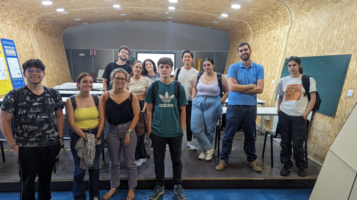 fablabsevilla's tweet photo. Día lleno de actividad en el fablab de la @unisevilla. Seguimos preparando las actividades que llevaremos a la #nochedelosinvestigadores de la @FDescubre.
Cuatro clases de primero han visitado nuestro querido Heliodon y por la tarde hemos completado otro curso de capacitación. https://t.co/5nG3iqK9R6