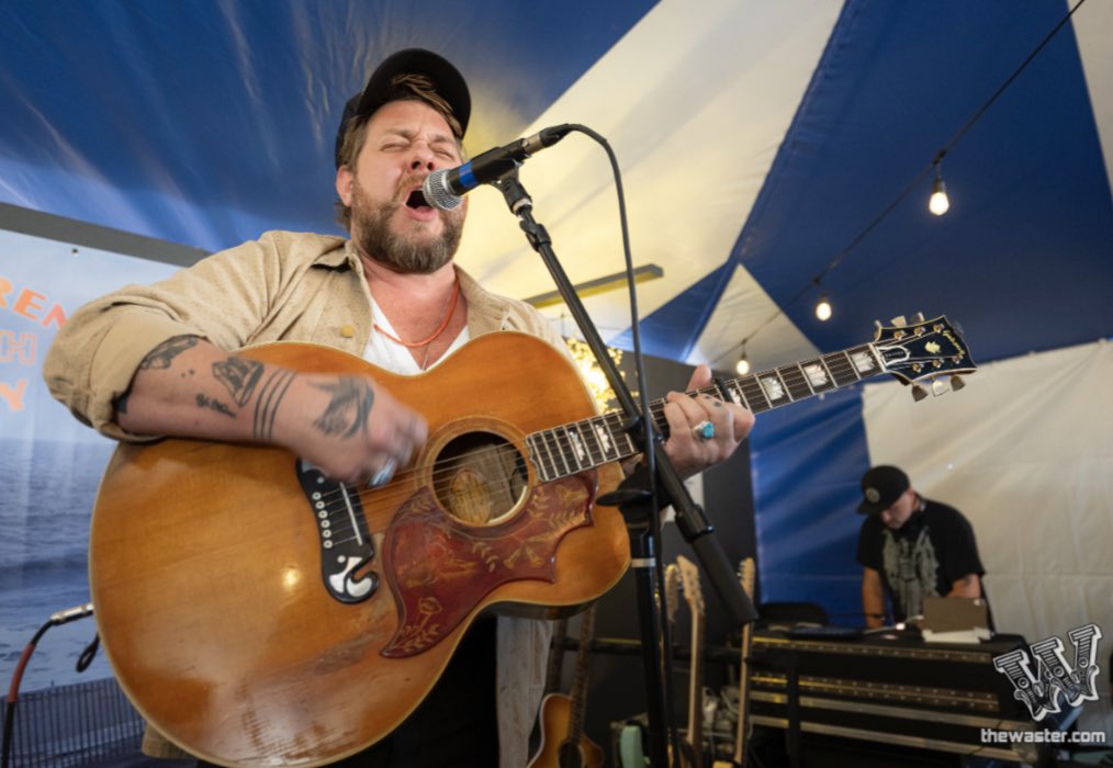 WasterInc's tweet image. Another amazing weekend at @seahearnow !! Check out our review and photos from Day 1, with Babe Rainbow, @TASHSULTANAA @GretaVanFleet @NRateliff and more 🎸🎶😎