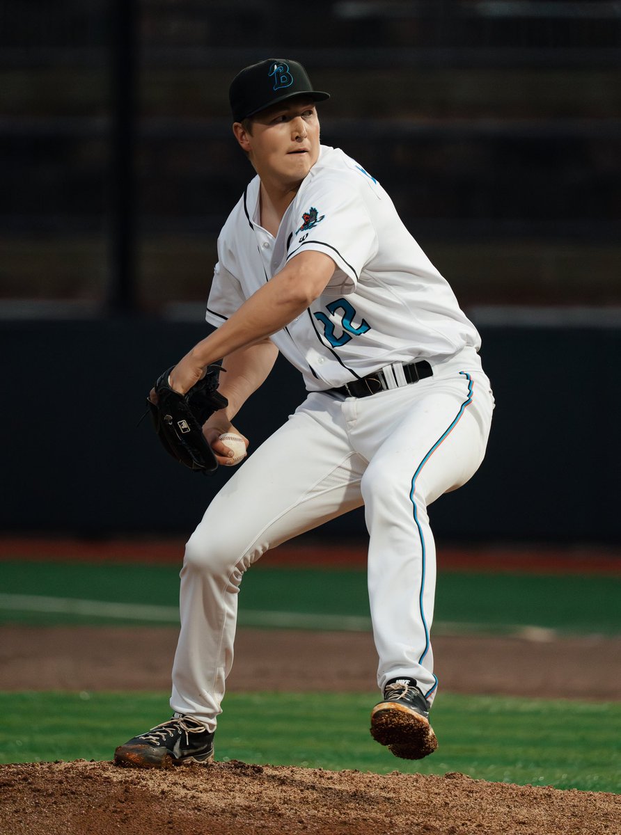 Welcome back to 515 Fieldhouse, Tyler Eckberg! 

After pitching in the minor leagues with the Miami Marlins, he is back to coach for <a href="/IowaProspects/">Iowa Prospects Baseball Academy</a> &amp; provide pitching lessons at 515 Fieldhouse. Schedule with him today 515fieldhouse.com/lessons/