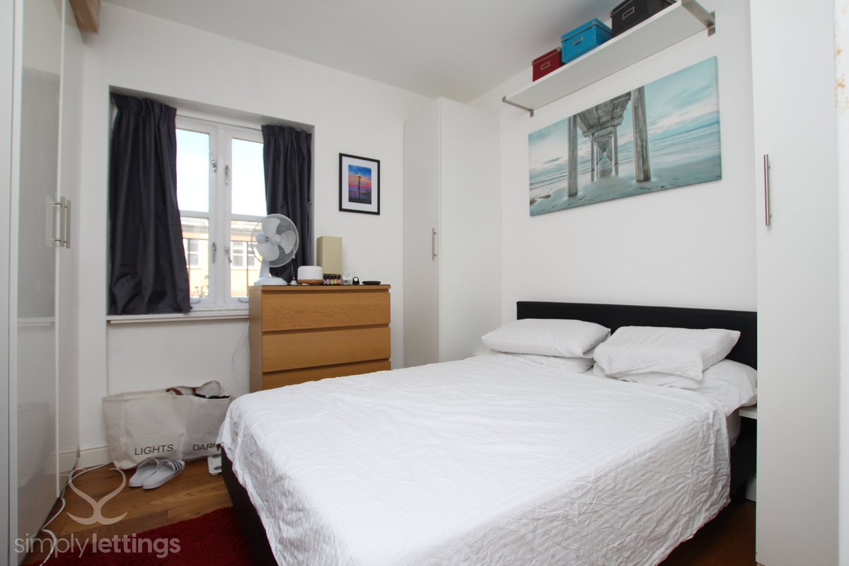 simplylett's tweet photo. #ToLet A modern one bed second floor #Flat close to #Brighton Station - £1,195PCM! VIDEO TOUR: https://t.co/VSqU7bWmny PROPERTY DETAILS: https://t.co/N6ypFhU31x Call 01273 729 000 to view! #Lettings #Property #SimplyLettings https://t.co/5vhBqF1P7i