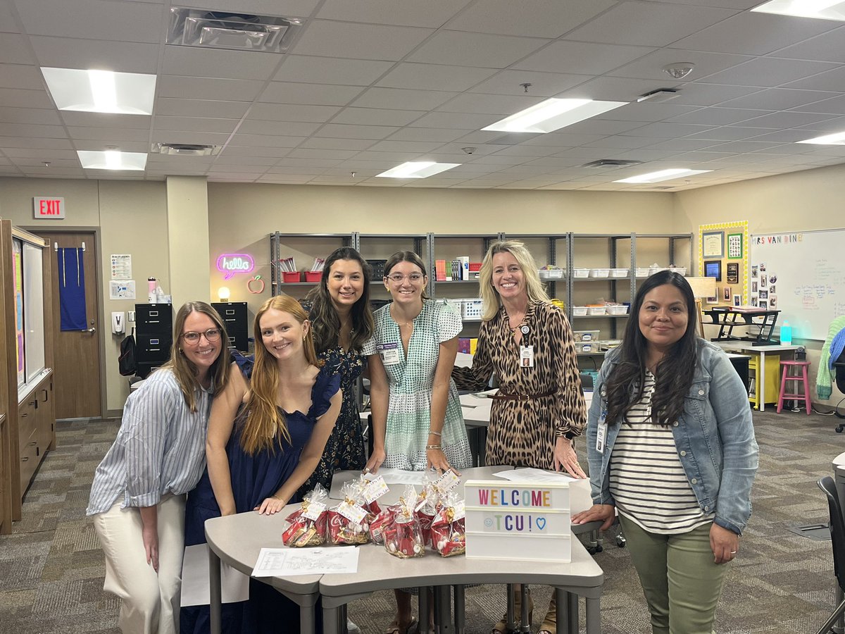 Thank you <a href="/Dozier_Elem/">Dozier Elementary</a> for partnering with <a href="/TCU_COE/">TCU College of Education</a> and providing an amazing field site for these graduate students to build their reading craft. #EMSProud #EMSreads