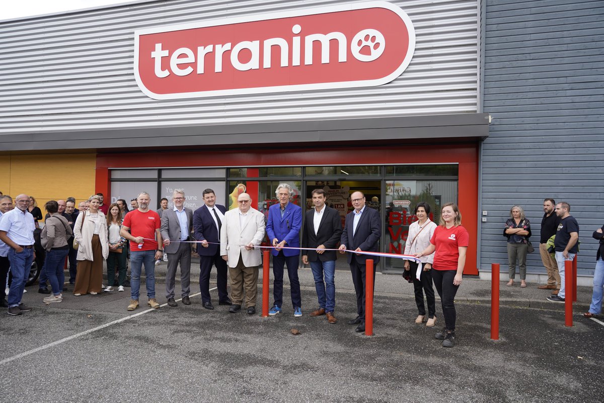 fjazbinsek's tweet photo. Projet initié début d’année 2023, le #Terranimo d’#Otterswiller a ouvert ses portes aux clients le 7 juillet dernier. Cette animalerie a été officiellement inaugurée ce mardi 19 septembre en présence d’élus locaux...
https://t.co/87JHHlhAer https://t.co/biasANjLBL