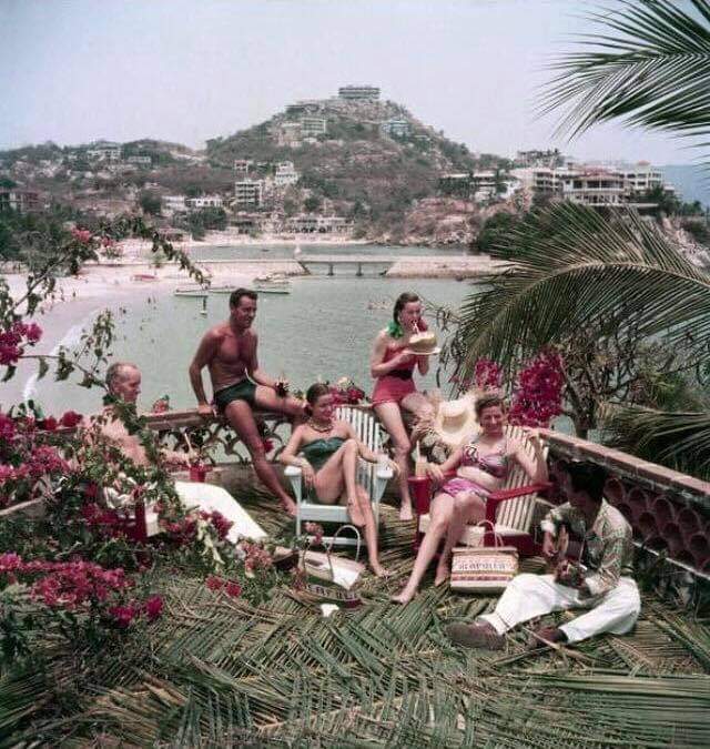 #tbt "Acapulco Afternoon" un antigua fotografía por Slim Aarons. ¿Qué les parece este #Acapulcogolden? 🌴 #Lacostatv #Acapulco